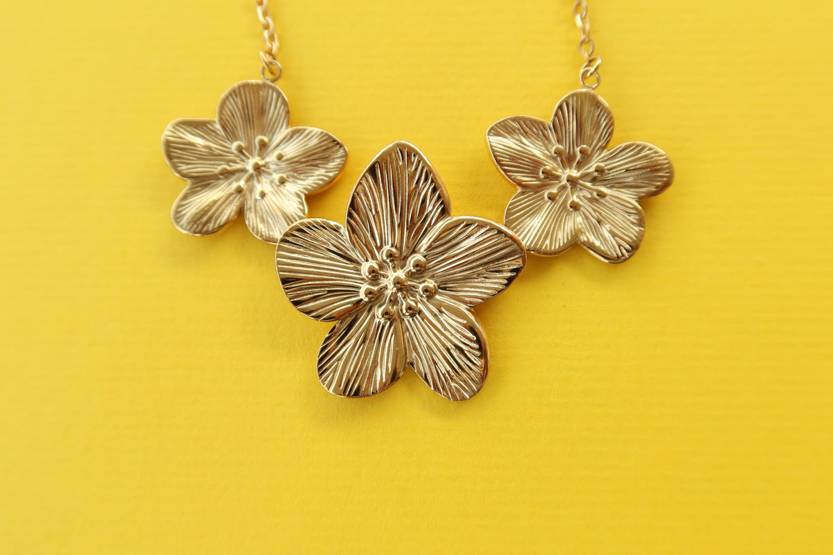 Abay Flower Necklace