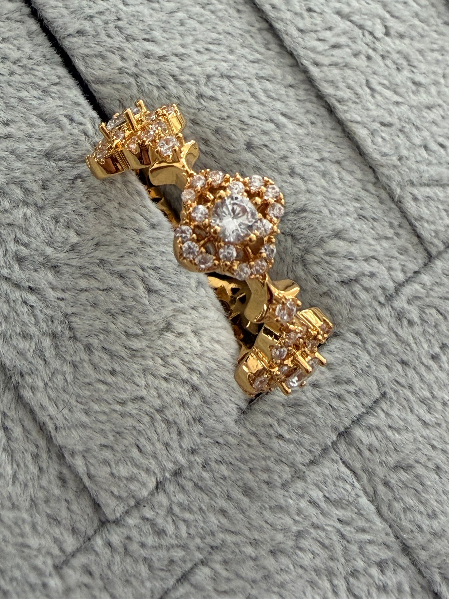 Klassischer goldfarbener Ring