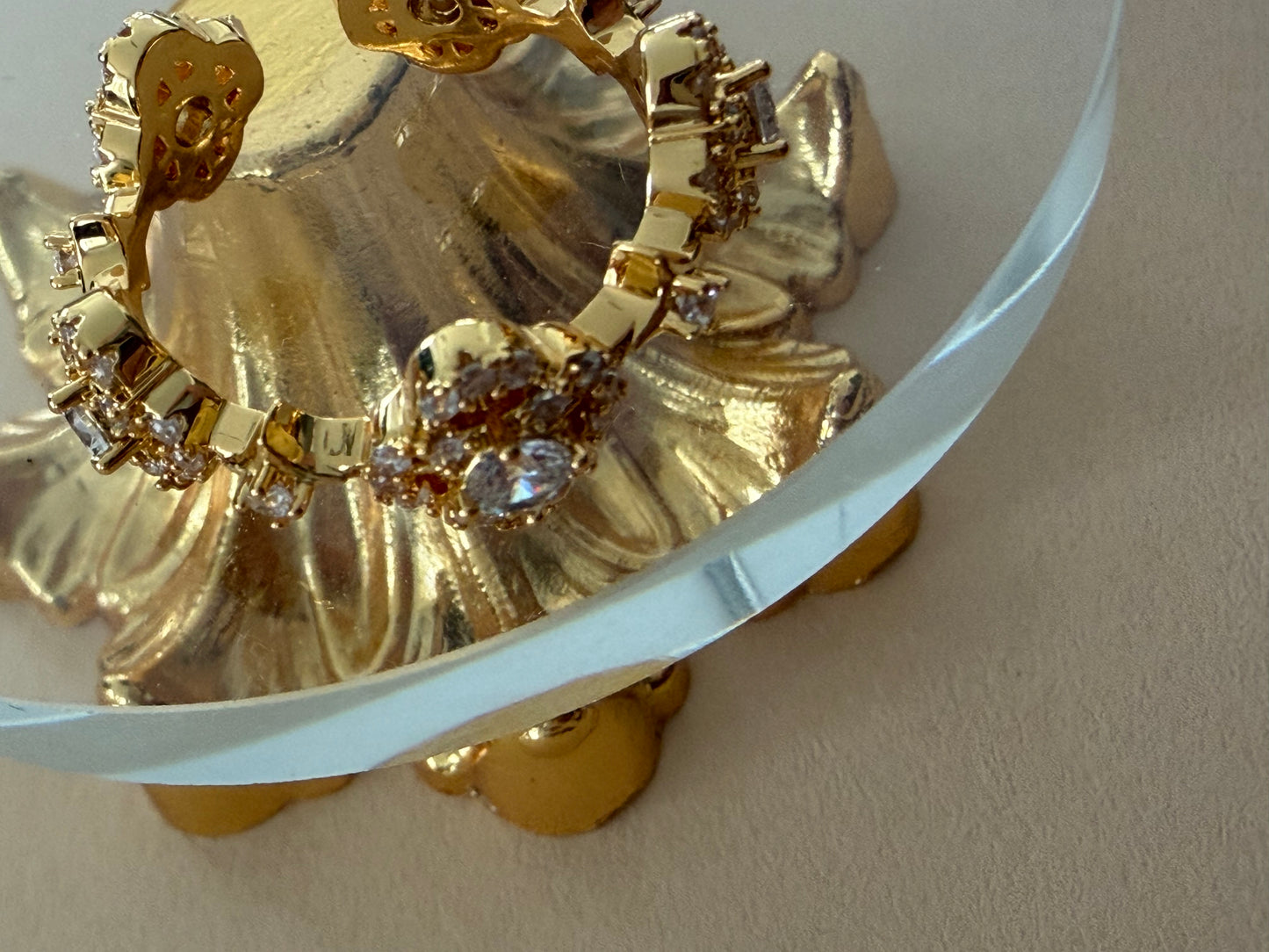 Klassischer goldfarbener Ring