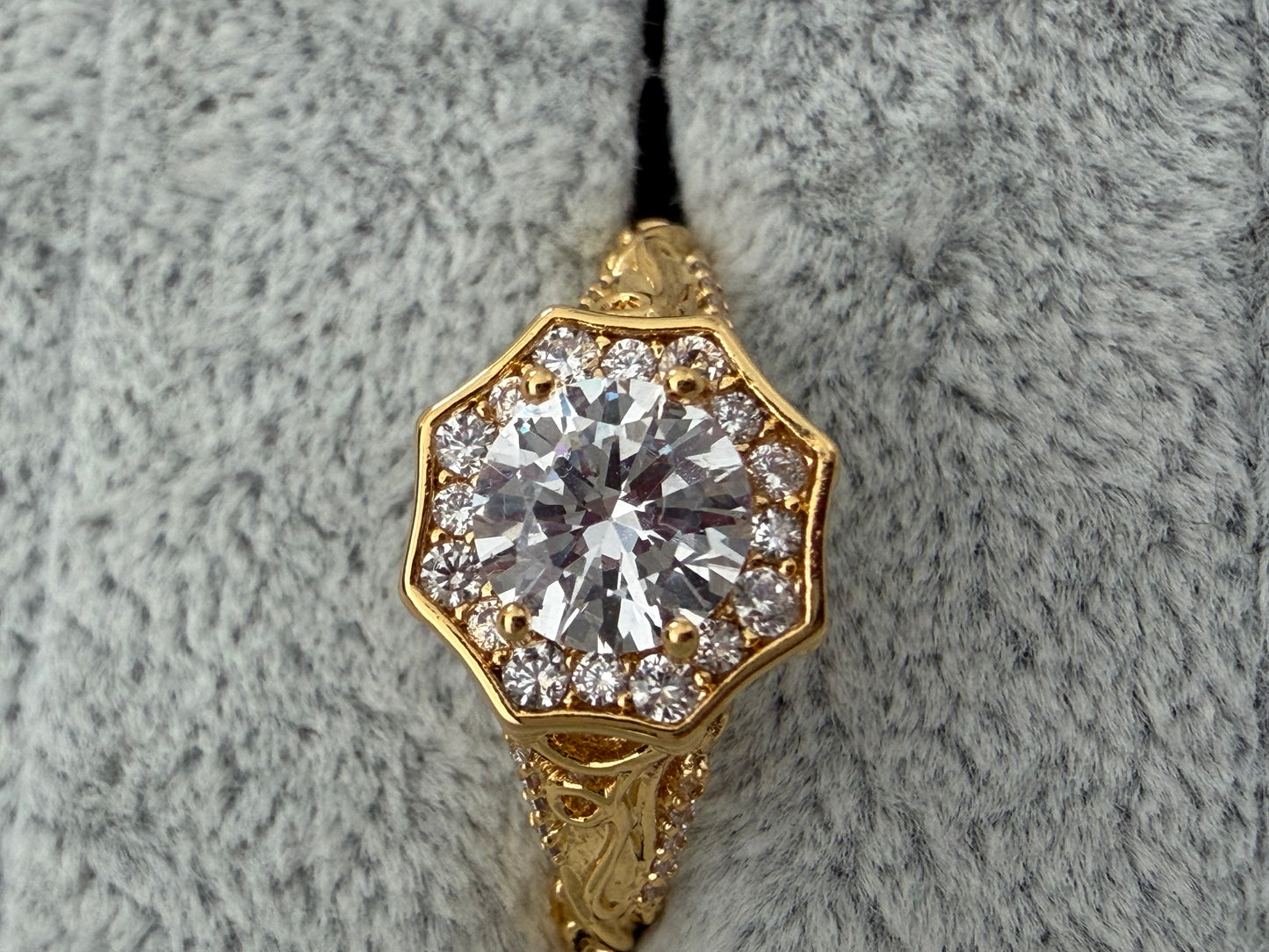 Camgül Ring