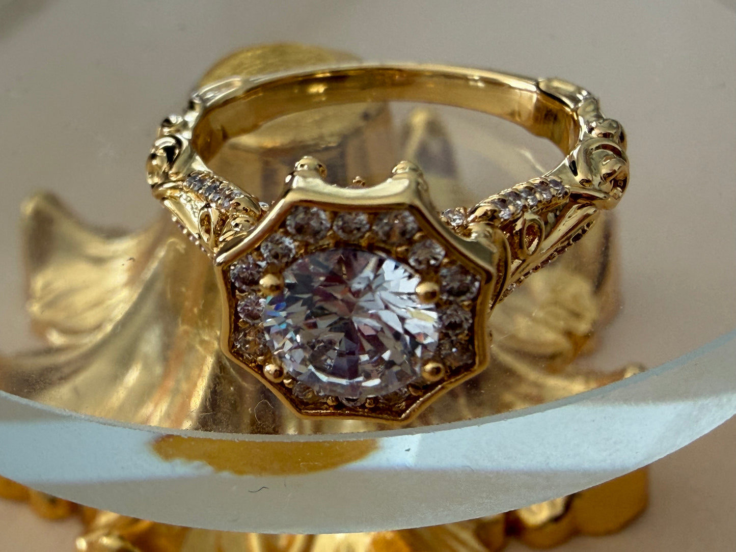 Camgül Ring