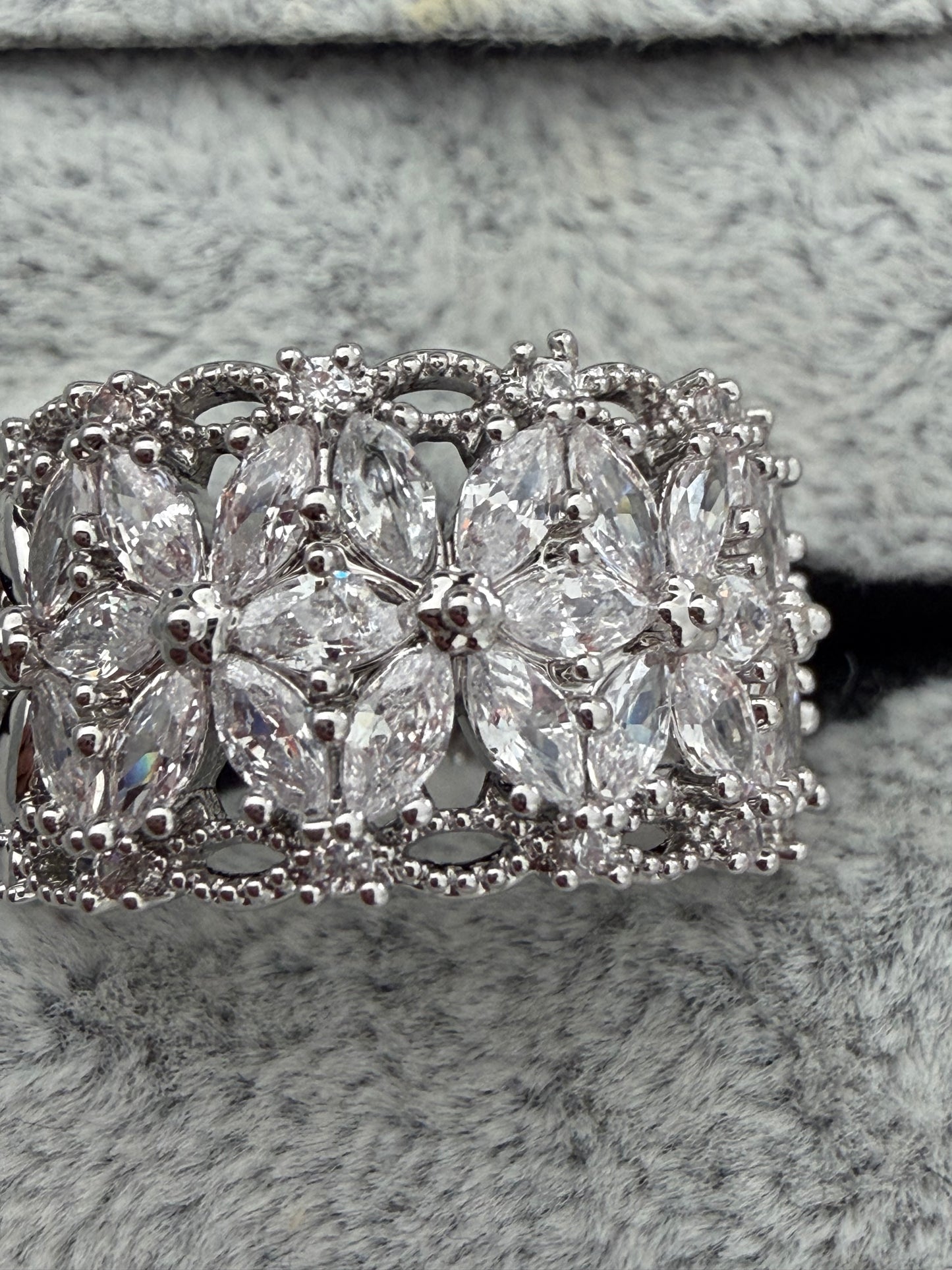 Ezgun Ring